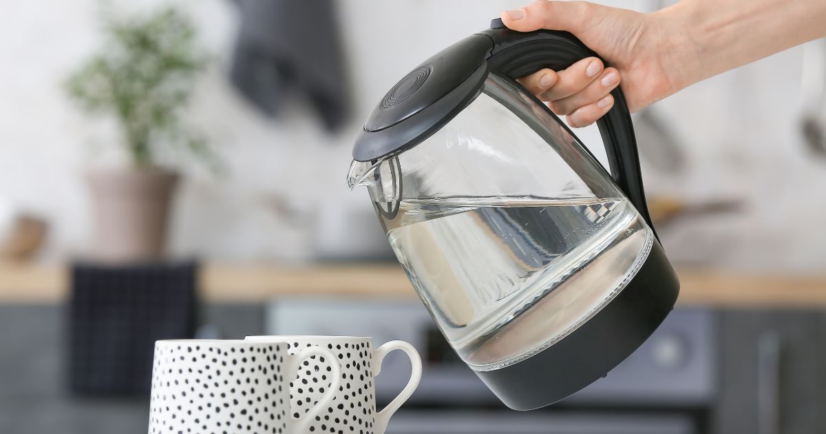 jak-vycistit-varnou-konvici (3)